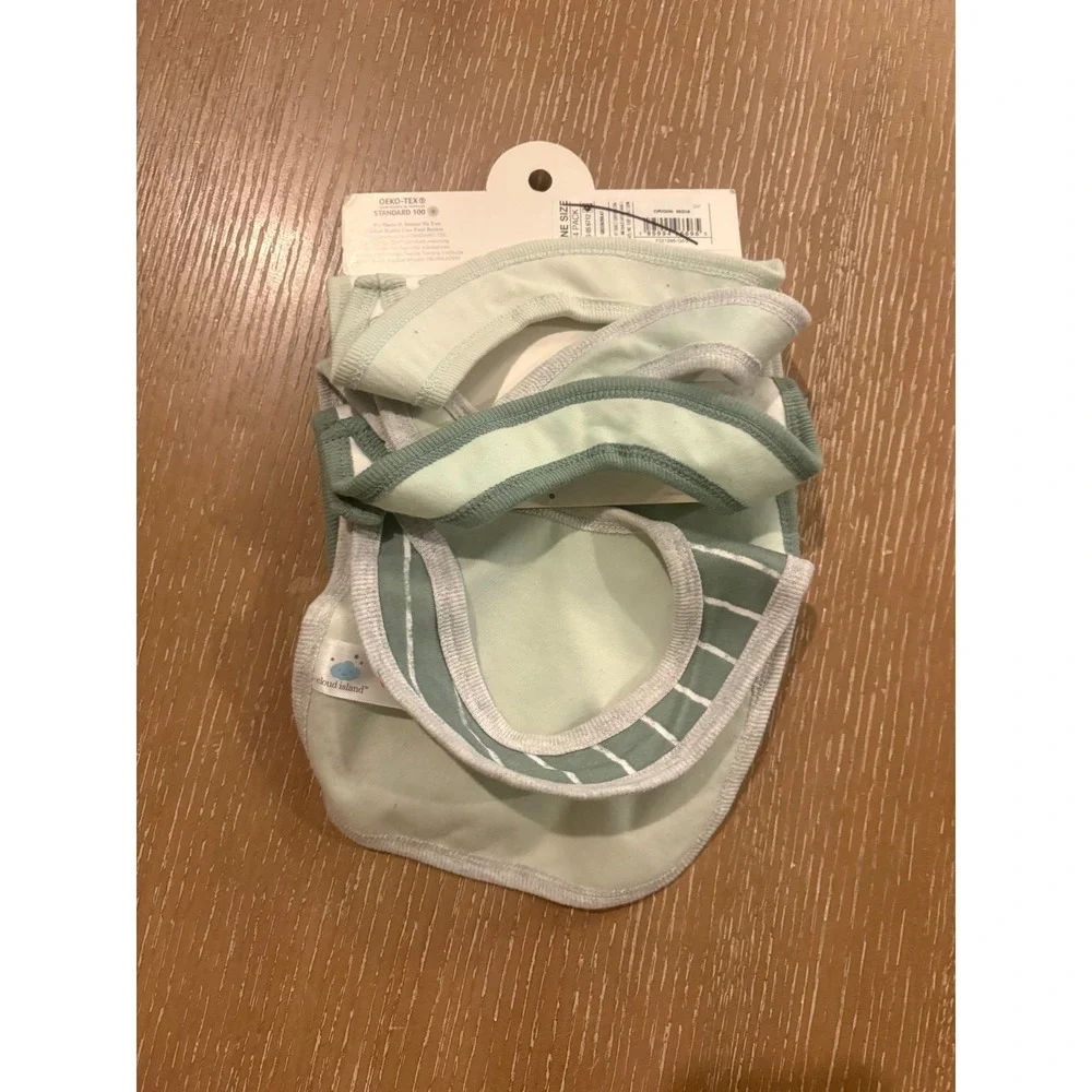 Cat‎ & Jack 0-3M Romper Set with Stars Bib and Cloud Island 4 Pack Bibs NWT